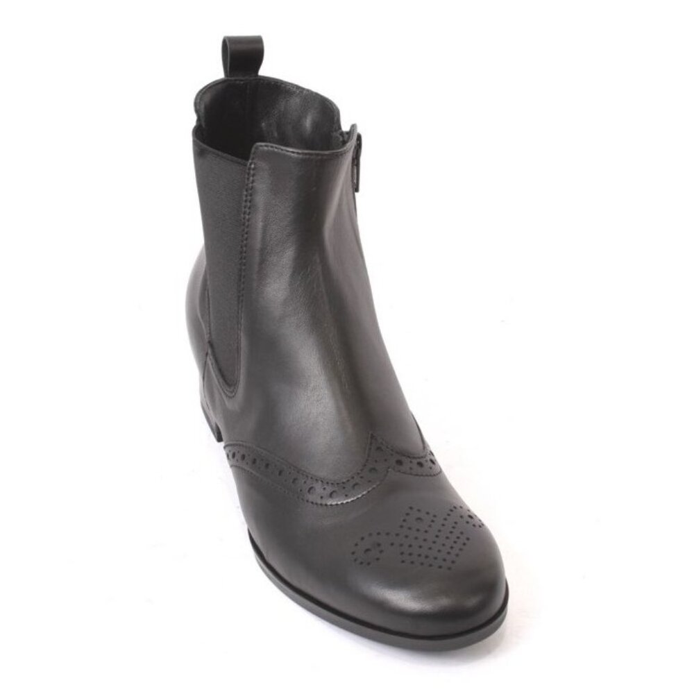 Fucsia 96303 Black Leather Zip-Up Ankle Boots